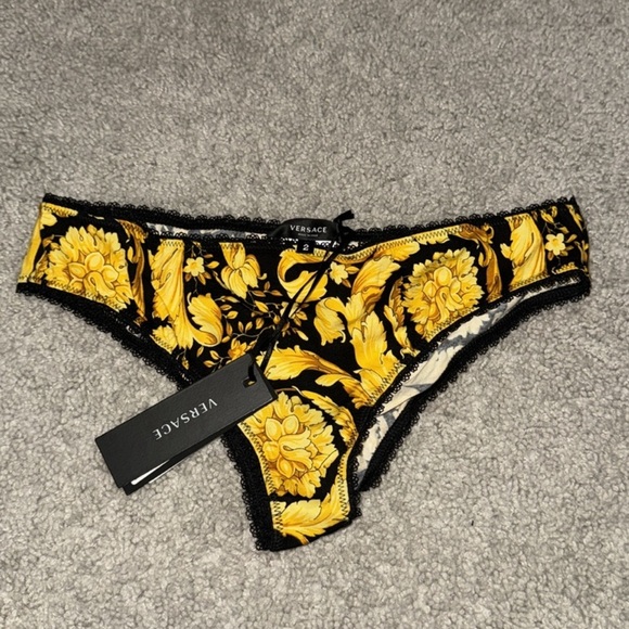 Versace Barocco Brief BNWT size 5 /XL - Picture 2 of 10